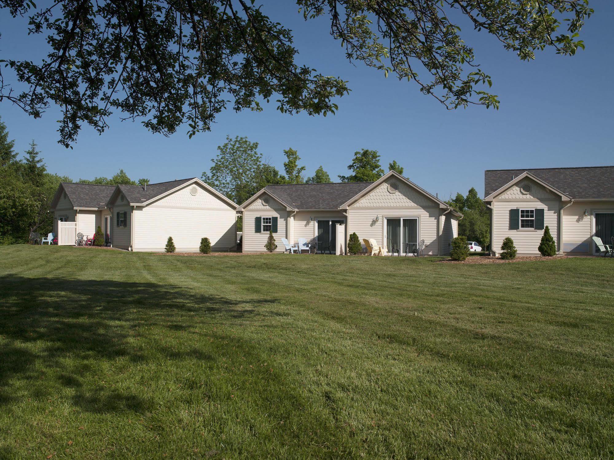 Skaneateles Suites Exterior photo